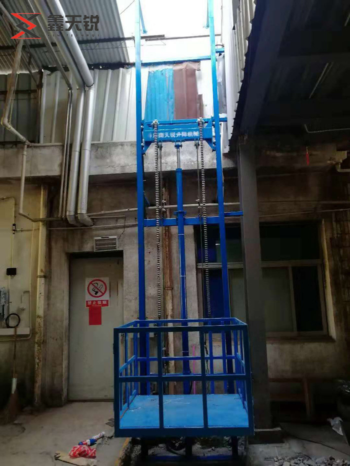 鞍山导轨式升降货梯